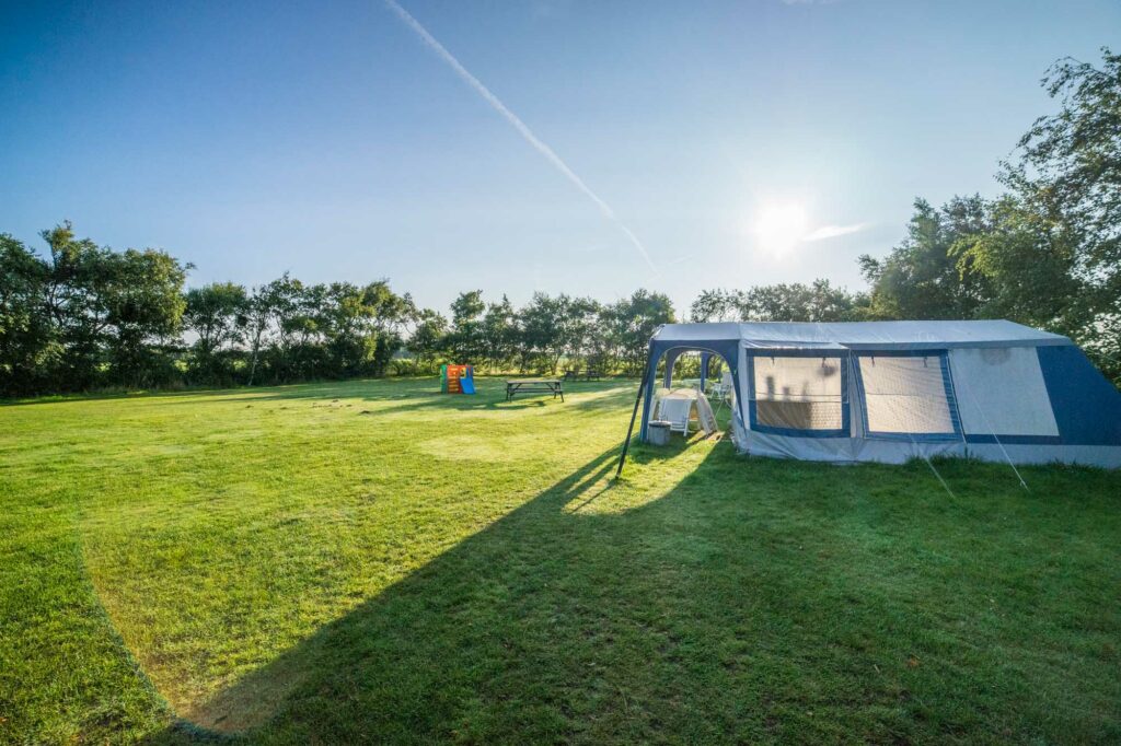 camping schiermonnikoog - bungalow tent bij de Oorsprong