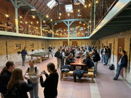 Der Ursprung Innenhof Schule Camp High School (1)